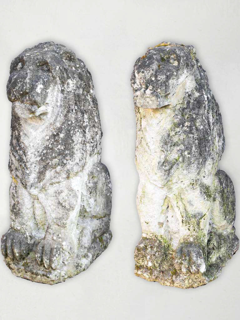 Pair of Exceptionnal 16th-Century Limestone Sitting Lions - 29½"